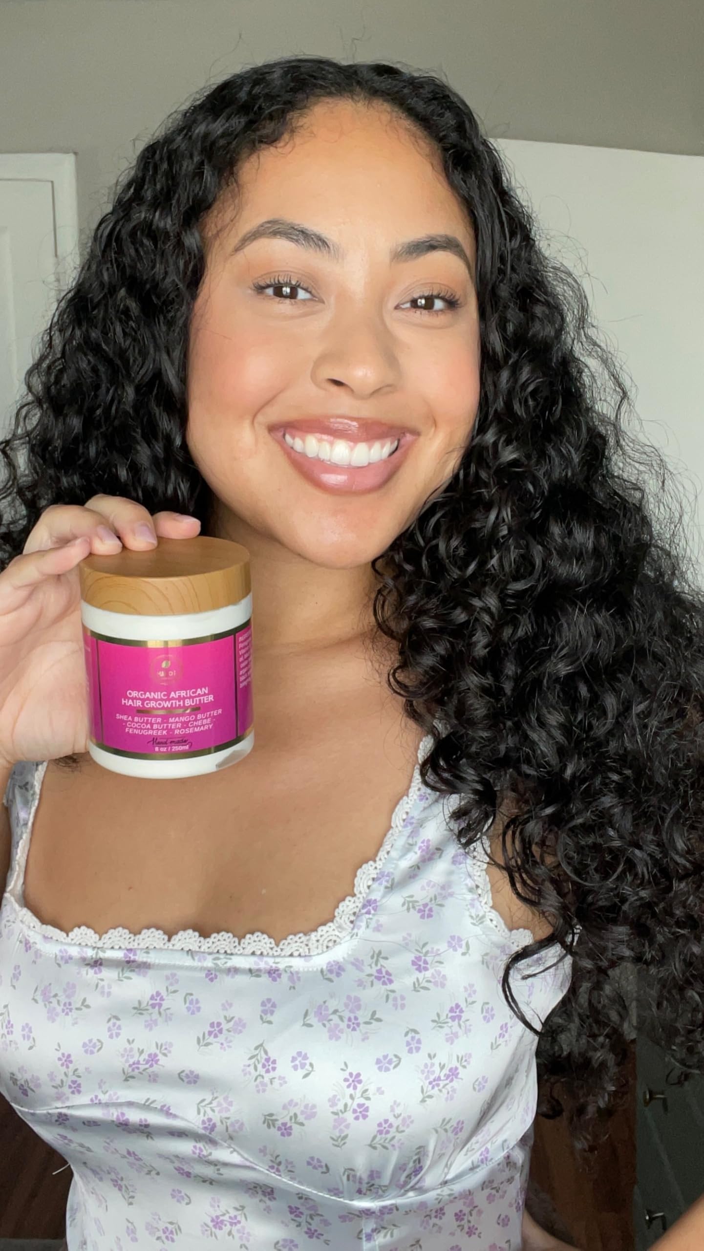 Makof Beauty Chebe Hair Butter twist-out style; helps define defined, frizz-free coils.
