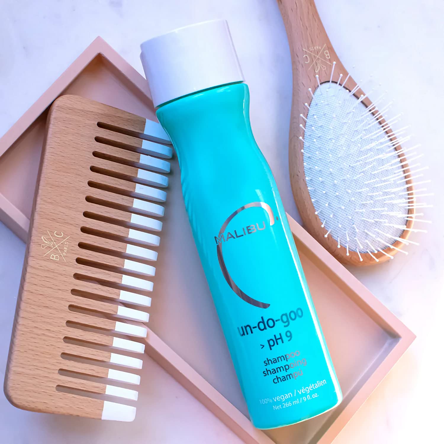 Malibu C Un-Do-Goo detox image hints at gentle lather and thorough cleansing