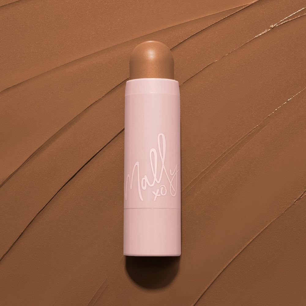 Mally Beauty Shimmer, Shape & Glow highlights temples and lips for cohesive radiance.