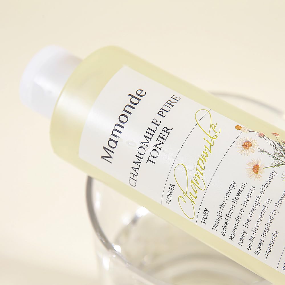 Mamonde Chamomile Pure Vegan Toner bottle cap close-up shows careful design.