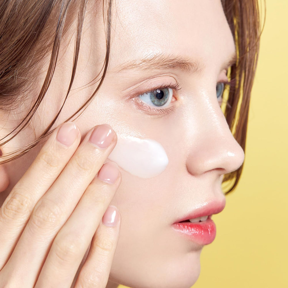Manyo Deep Clear Cleansing Balm using Revercellar technology to attract impurities.