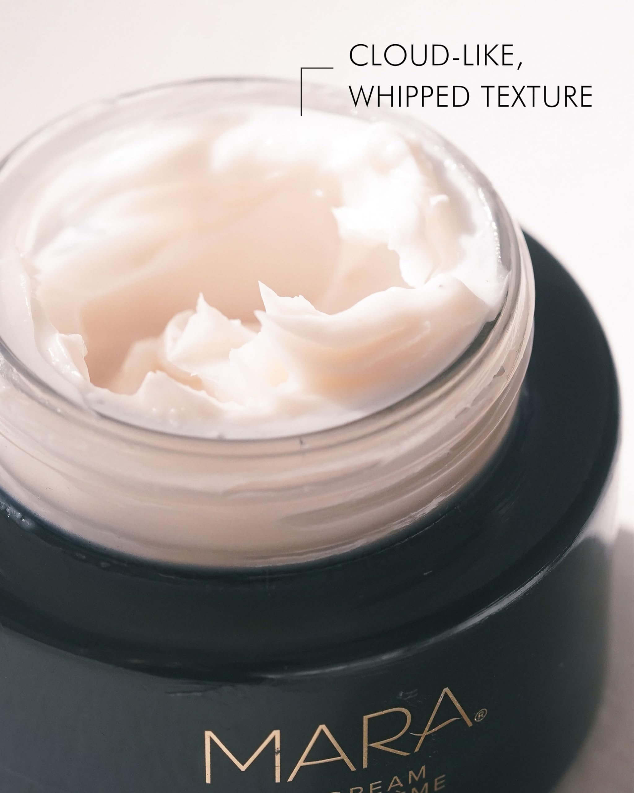 Hydration swirl showing lasting moisture without heaviness in SeaDream Creme.