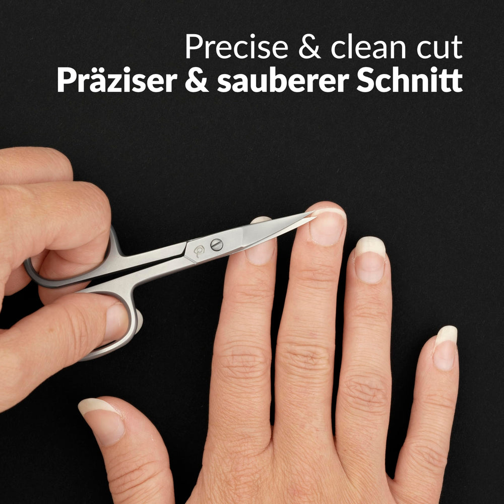 MarQus Solingen compact case keeps scissors protected during travel