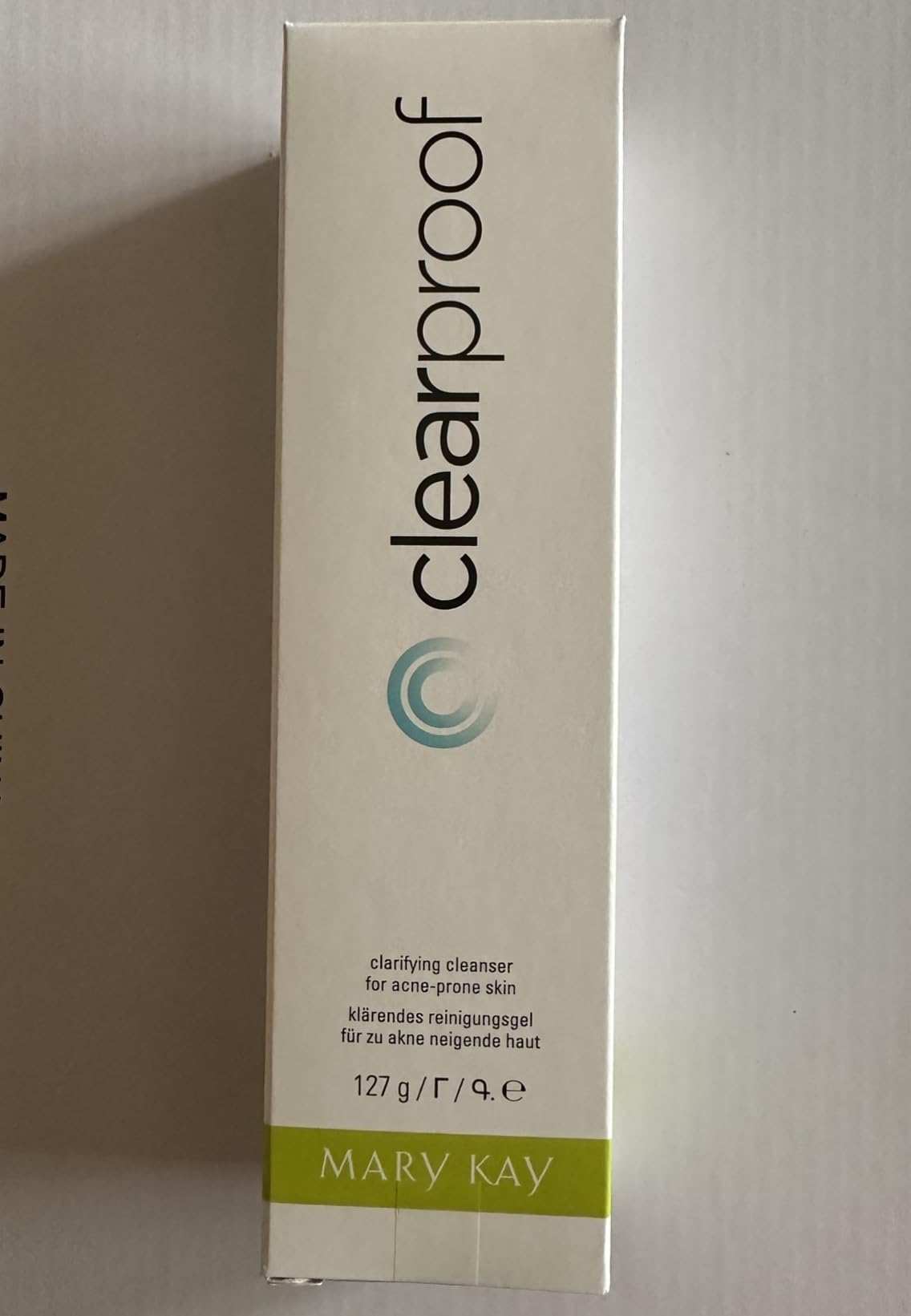 Mary Kay Clear Proof Clarifying Cleansing Gel closeup label shows 2% salicylic acid.