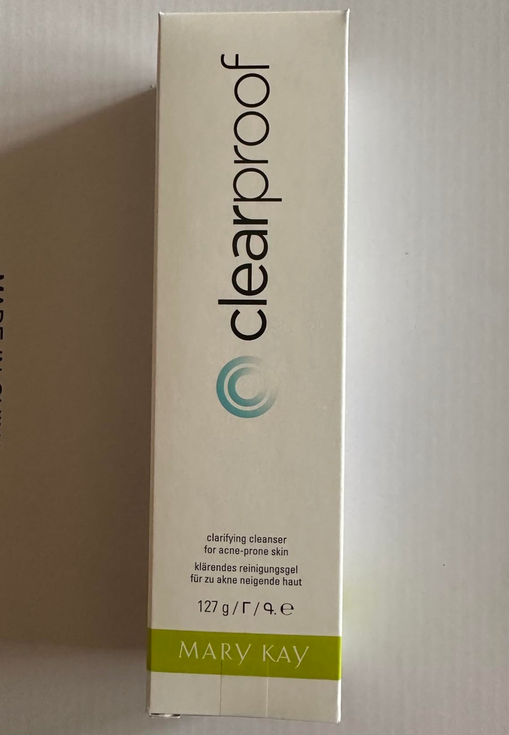 Mary Kay Clear Proof Clarifying Cleansing Gel closeup label shows 2% salicylic acid.