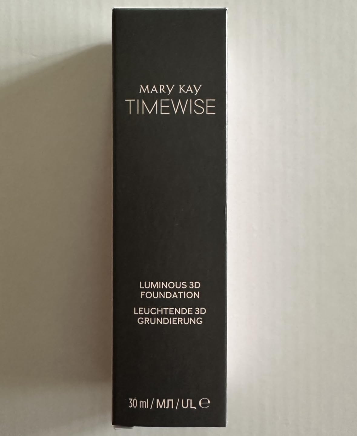 Radiant glow finish of Mary Kay TimeWise Luminous 3D foundation on skin