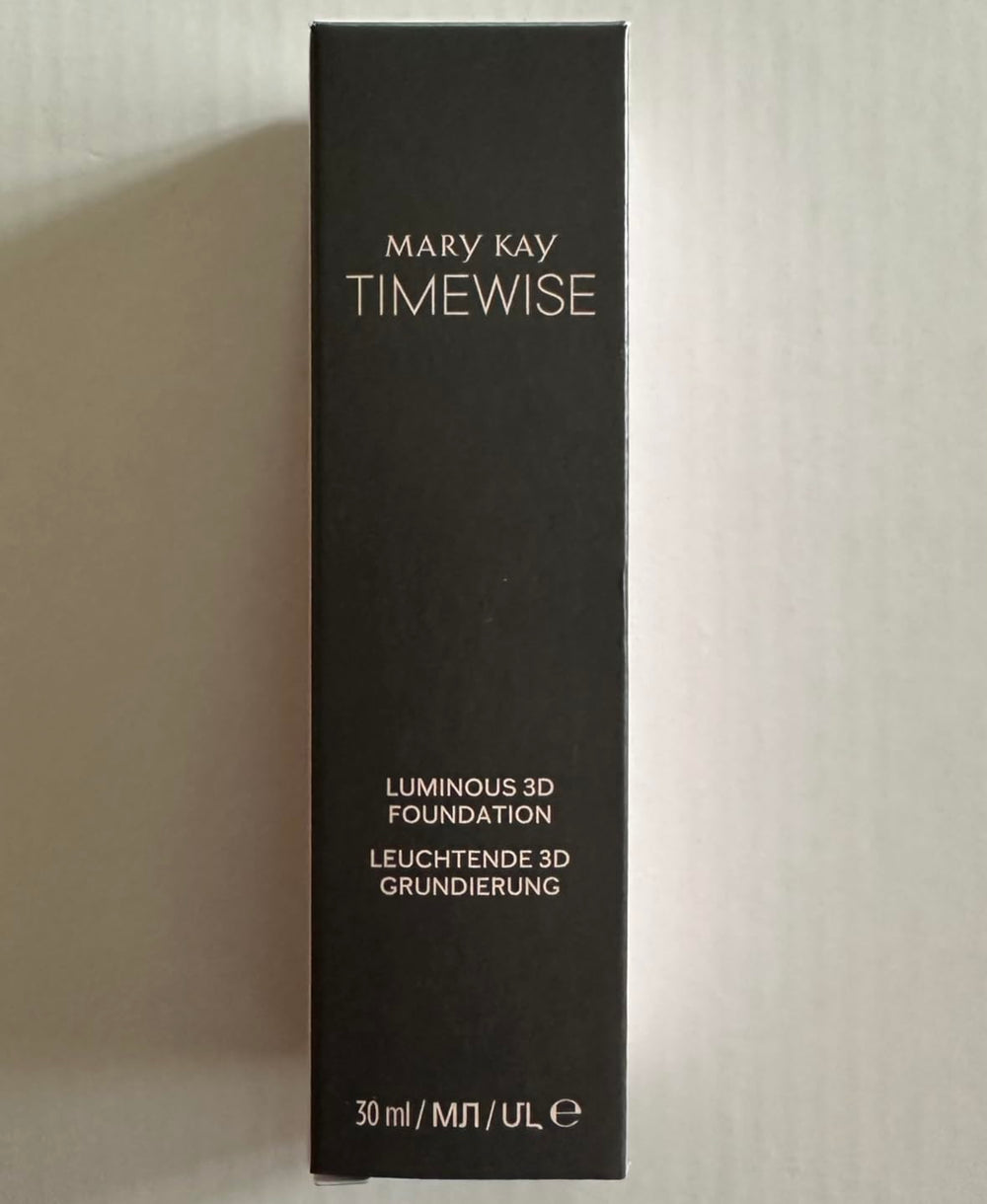 Radiant glow finish of Mary Kay TimeWise Luminous 3D foundation on skin