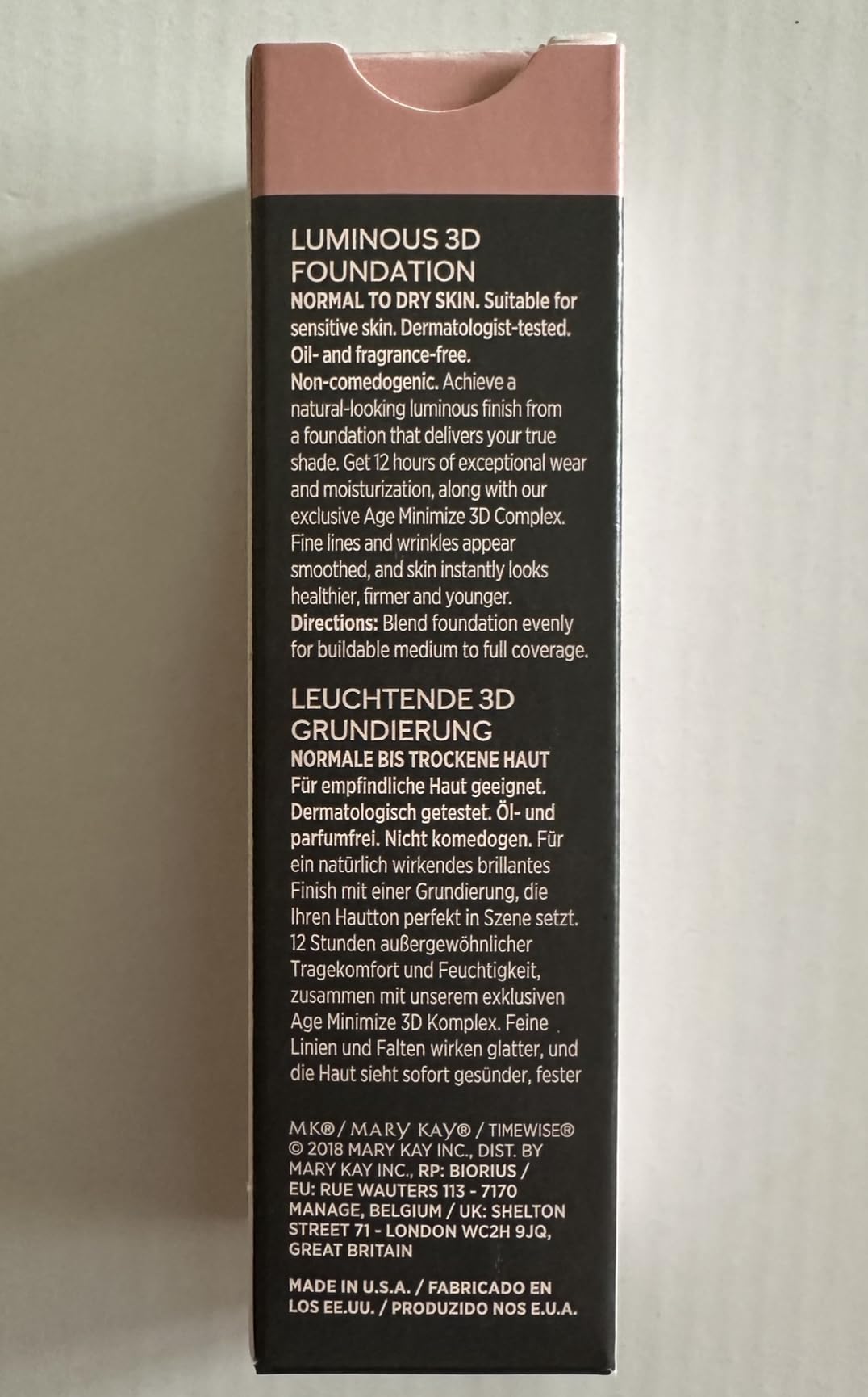 Closeup of creamy texture of Mary Kay TimeWise Luminous 3D foundation