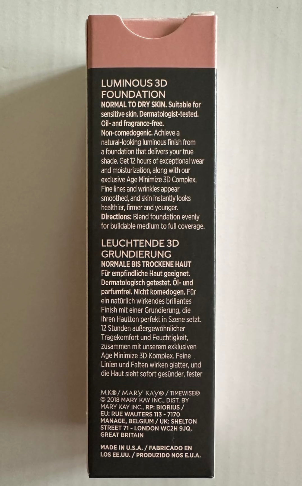 Closeup of creamy texture of Mary Kay TimeWise Luminous 3D foundation