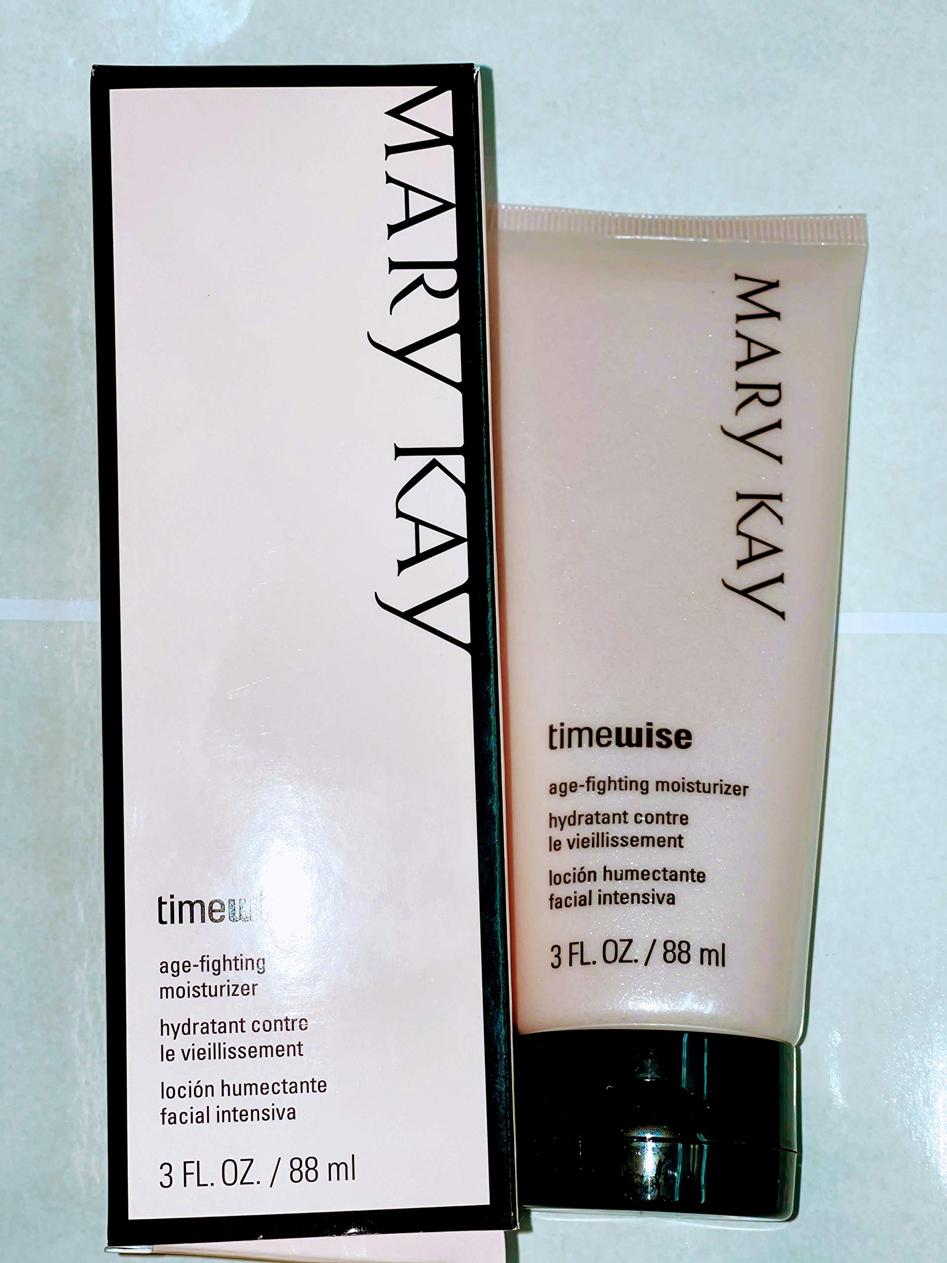 Mary Kay TimeWise moisturizer close-up in jar showing light hydration for oily skin