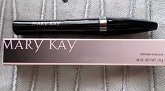 Mary Kay Ultimate Mascara brush close-up for defined, lifted lashes.