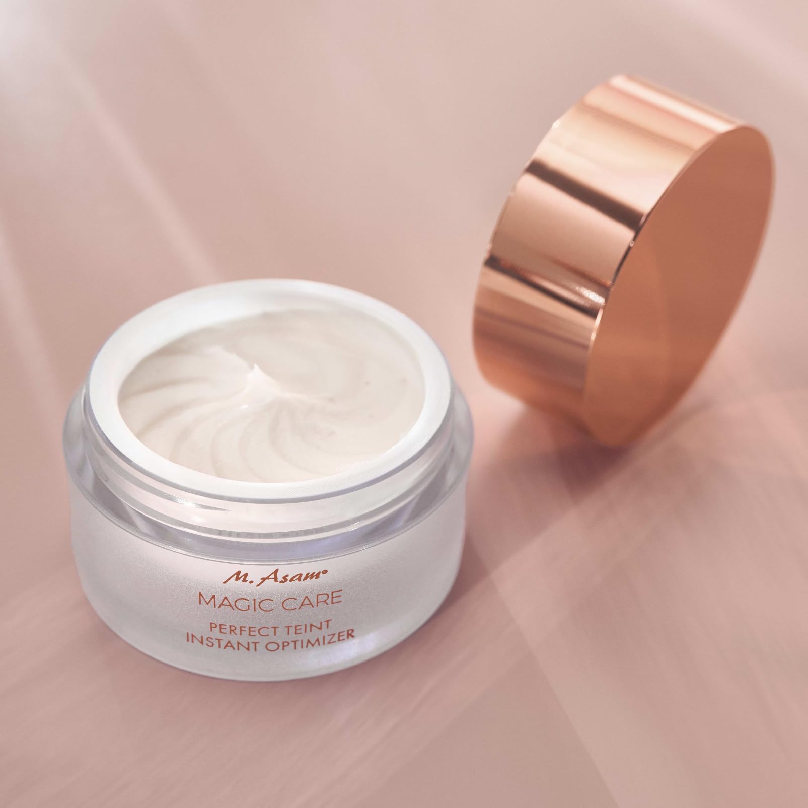 M. Asam Magic Care Perfect Teint ingredient panel indicates vegan formula with peptides and retinol.