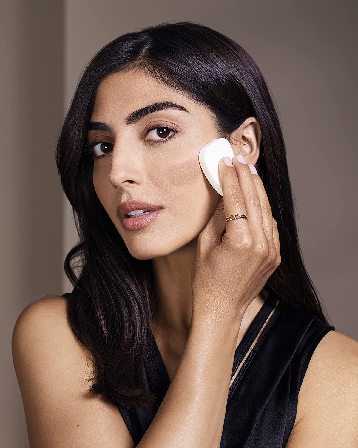 Max Factor Facefinity SPF20 compact provides daily sun protection and coverage