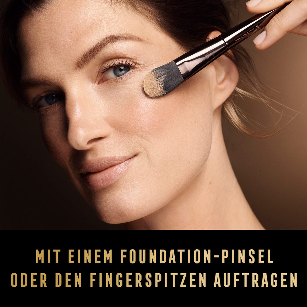 Max Factor Facefinity built-in concealer demonstrates discreet coverage