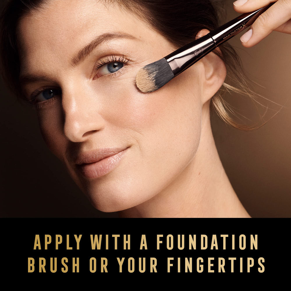 Max Factor Facefinity long-lasting wear concept shown in its test image