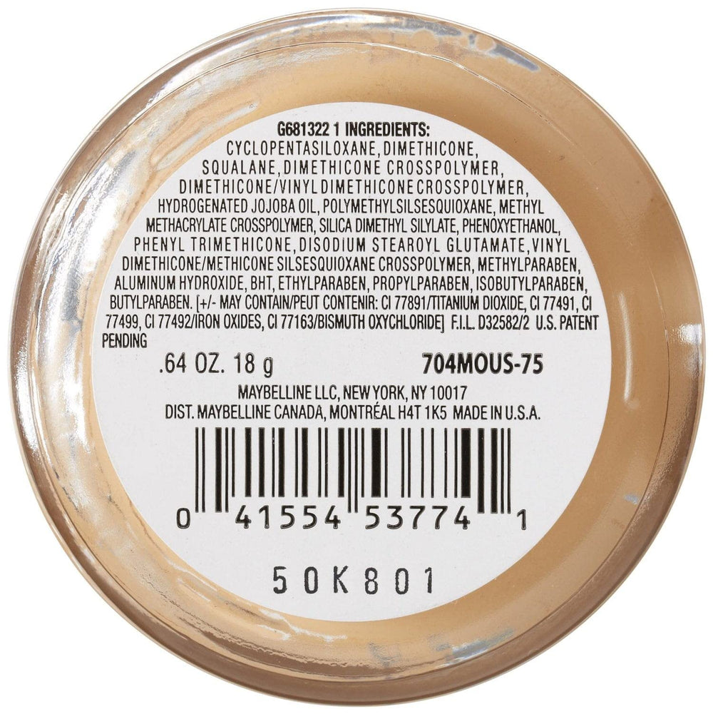 Applying Dream Matte Mousse with fingers for seamless blend