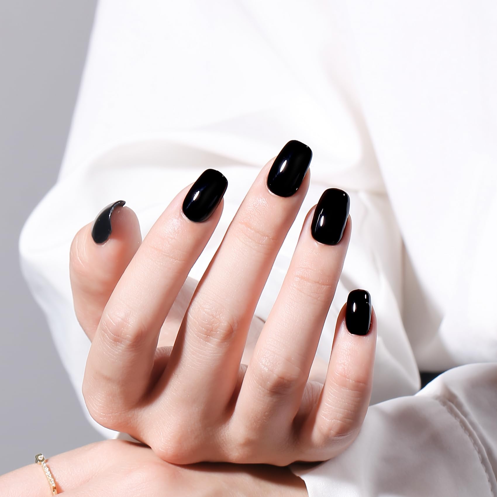 MAYCHAO gel texture close-up showing smooth, glossy finish.