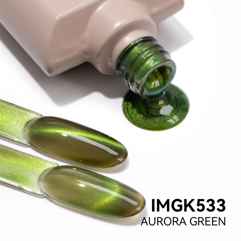 MAYCHAO Aurora Green swatch showing cat-eye effect on nails