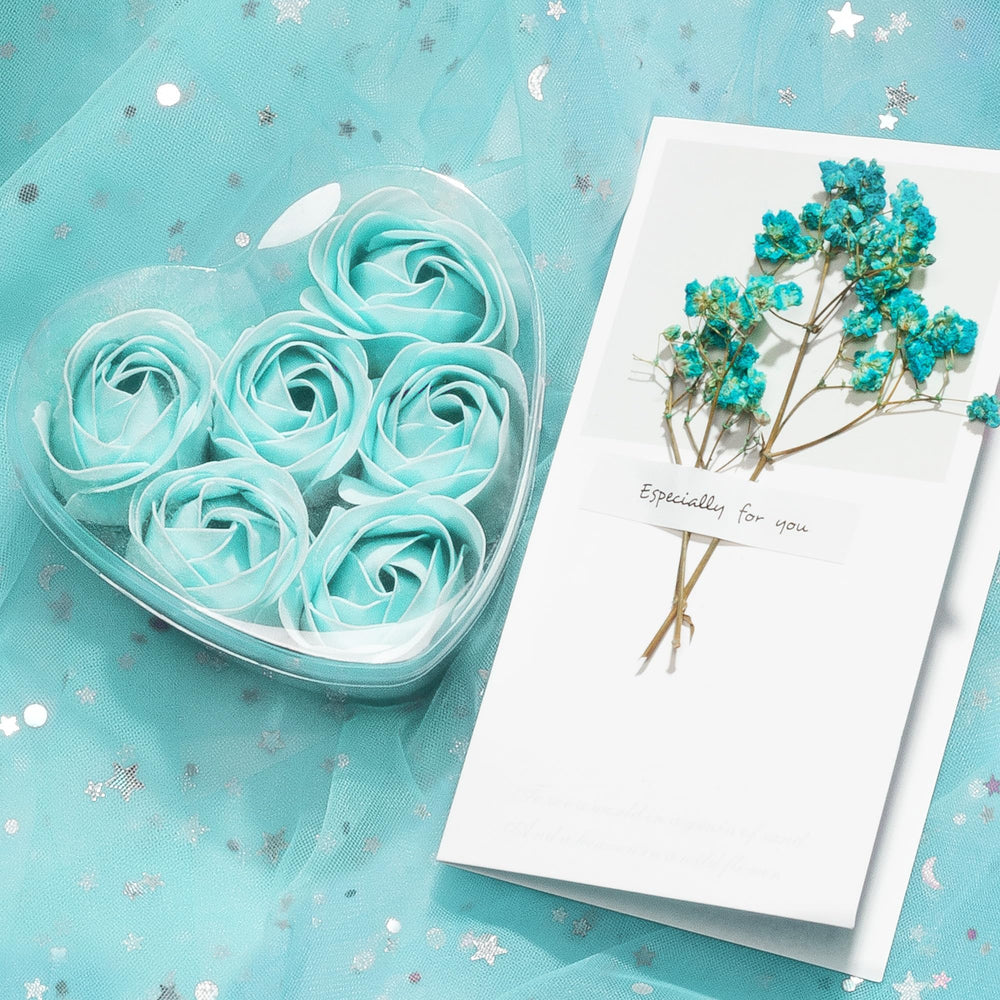MAYICIVO silk headband adds comfort during spa routines