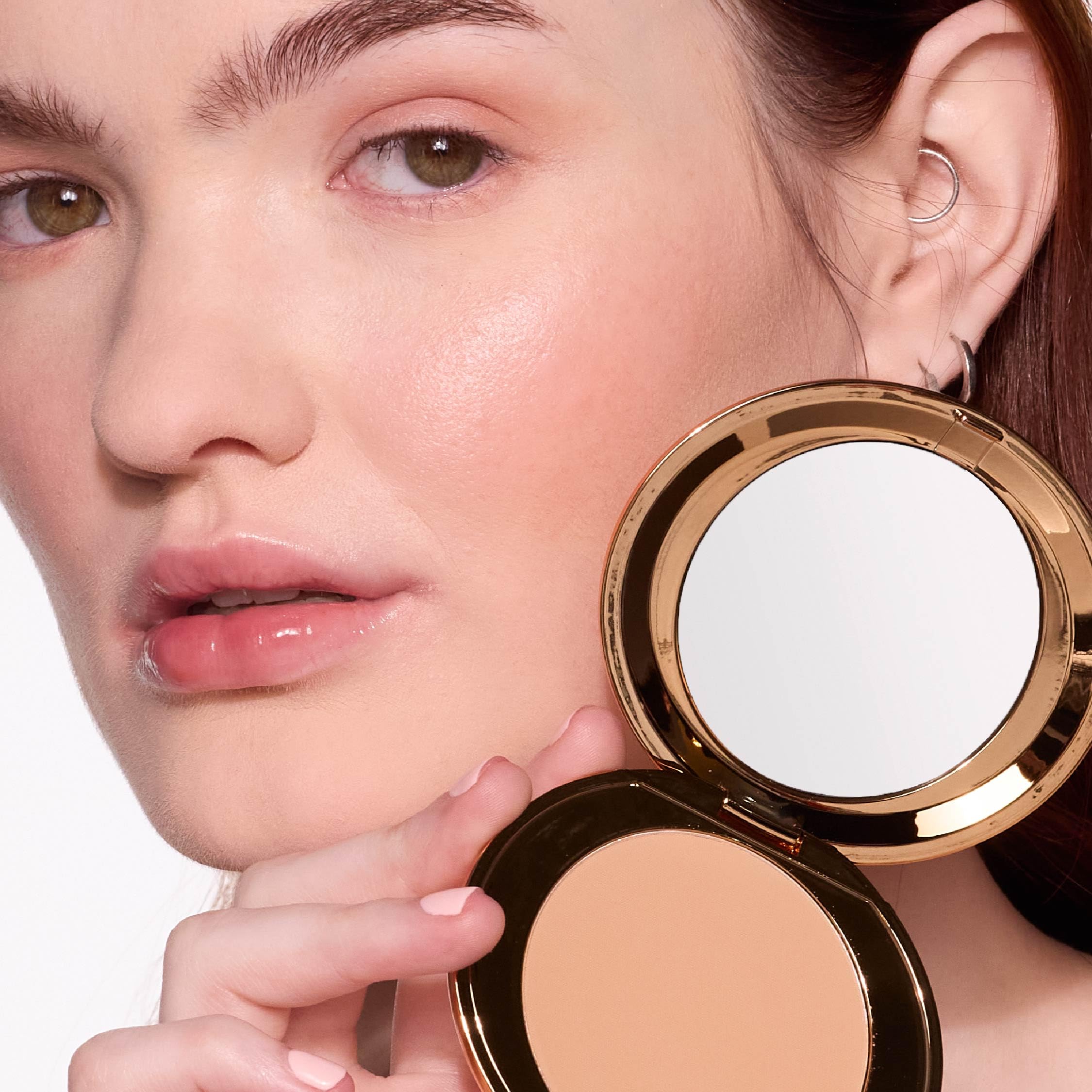 MCoBeauty Miracle Flawless with sweet almond oil for soft, comfortable wear