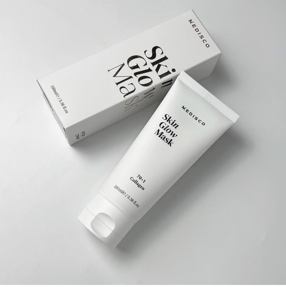Medisco Skin Glow Mask collagen-rich formula nourishes skin.