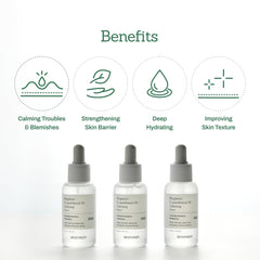 MEDITHERAPY Mugwort D-Panthenol 30 Calming Serum texture close-up shows rich hydration.
