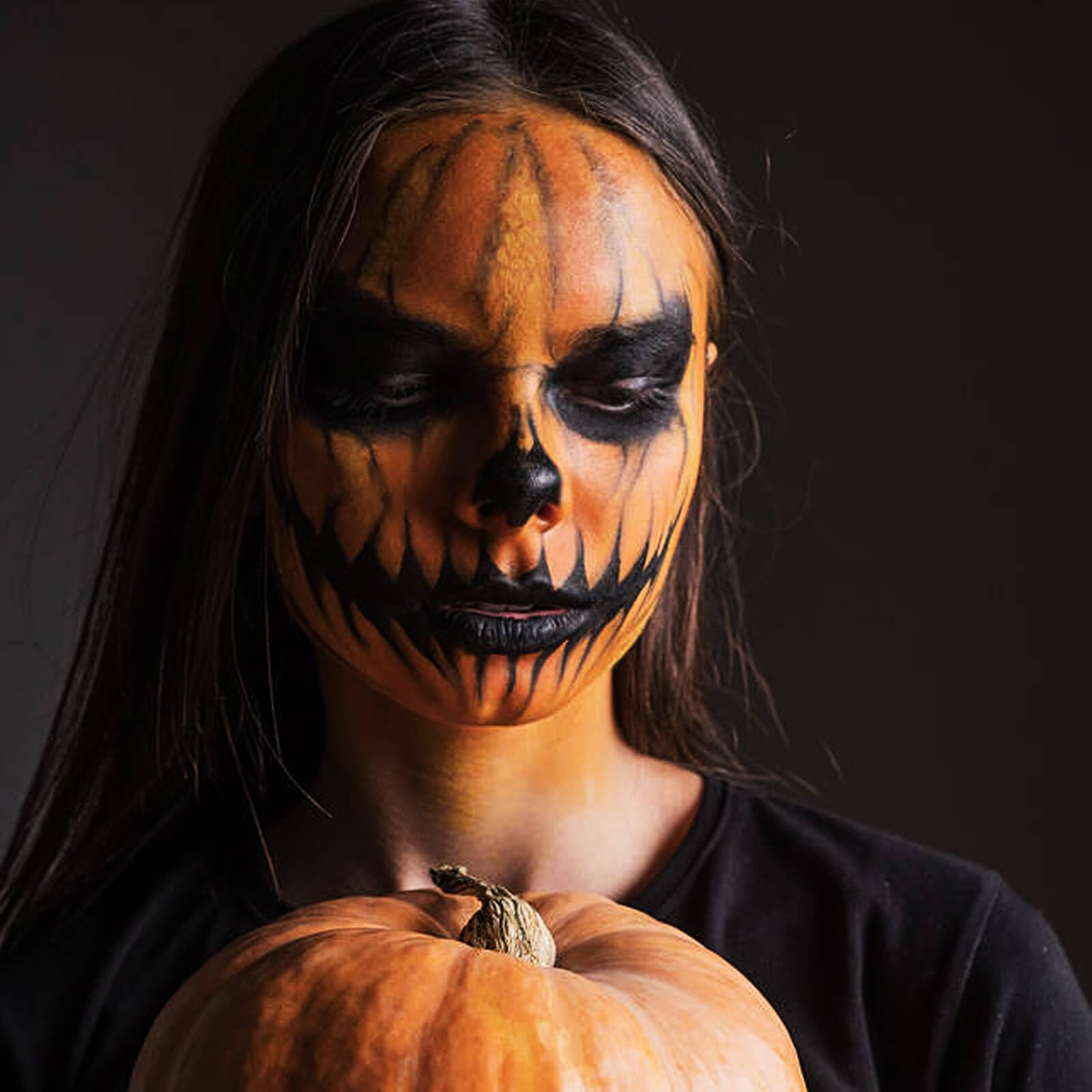 Meicoly pumpkin cosplay look featuring orange tones for Halloween.