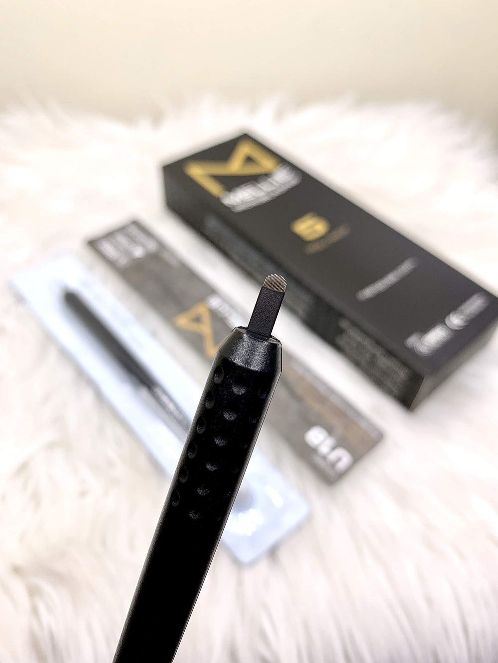 Mellie 0-15mm nano blade delivers crisp, hair-like strokes.