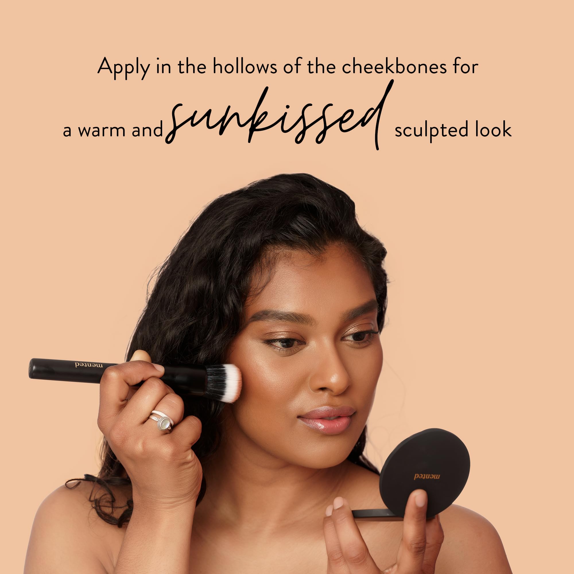 Mented bronzer palette glow detail highlights vitamin-enriched formula for luminous finish