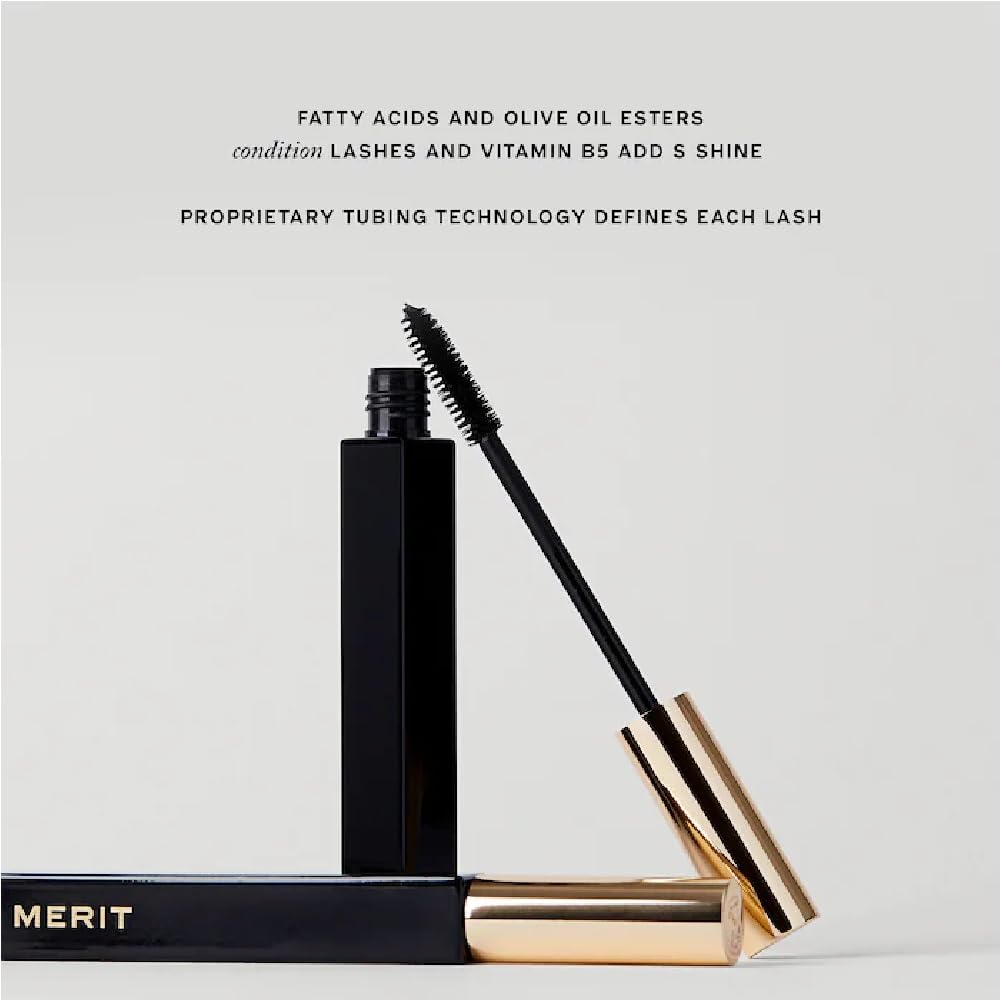 Ingredients include nourishing oils for lash conditioning and comfort.