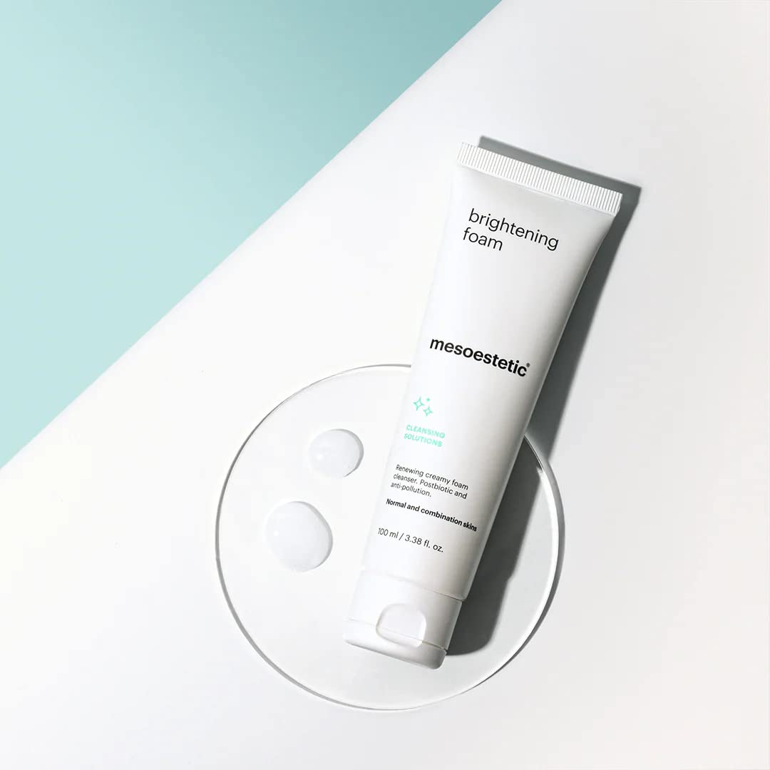 Mesoestetic Brightening Foam pour shows an easy, rinse-off lather for refreshed skin.