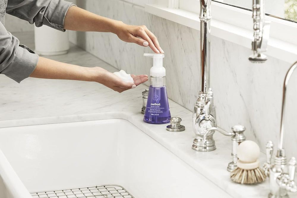 Convenient 10 oz bottle designed for mess-free dispensing.
