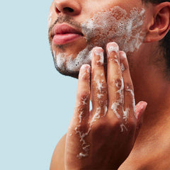 Method Sea + Surf: flacon au parfum léger pour une routine masculine.