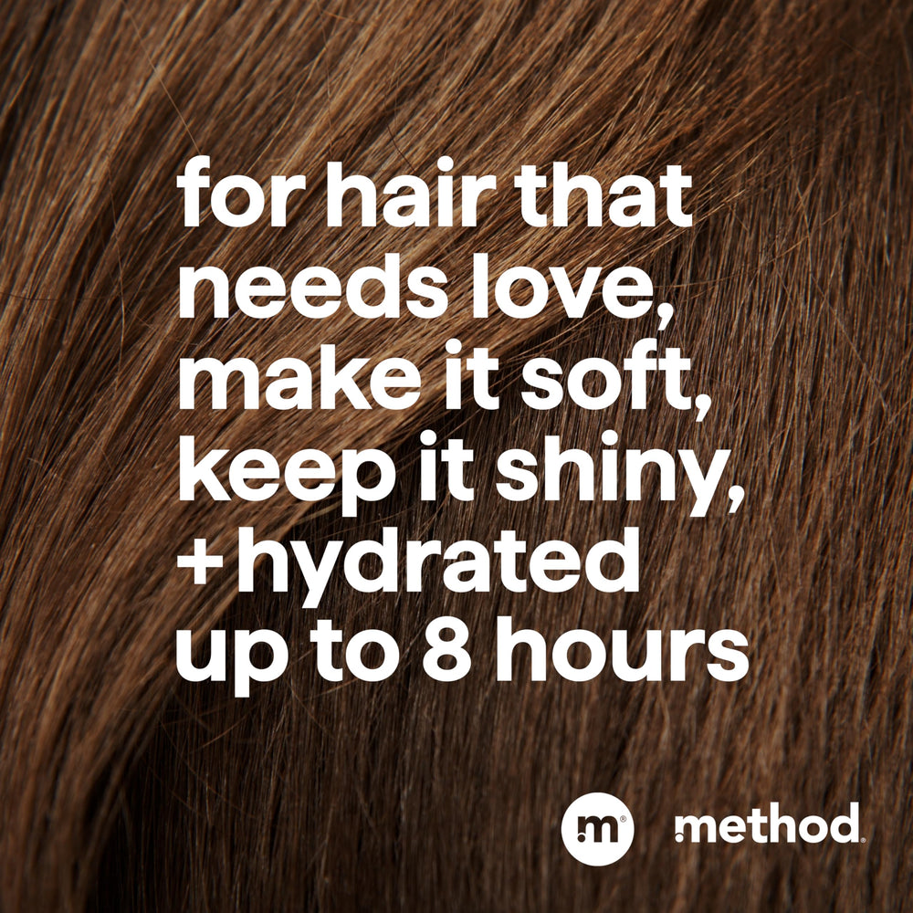 Method Simply Nourish bottle back shows ingredients for nourishing care.