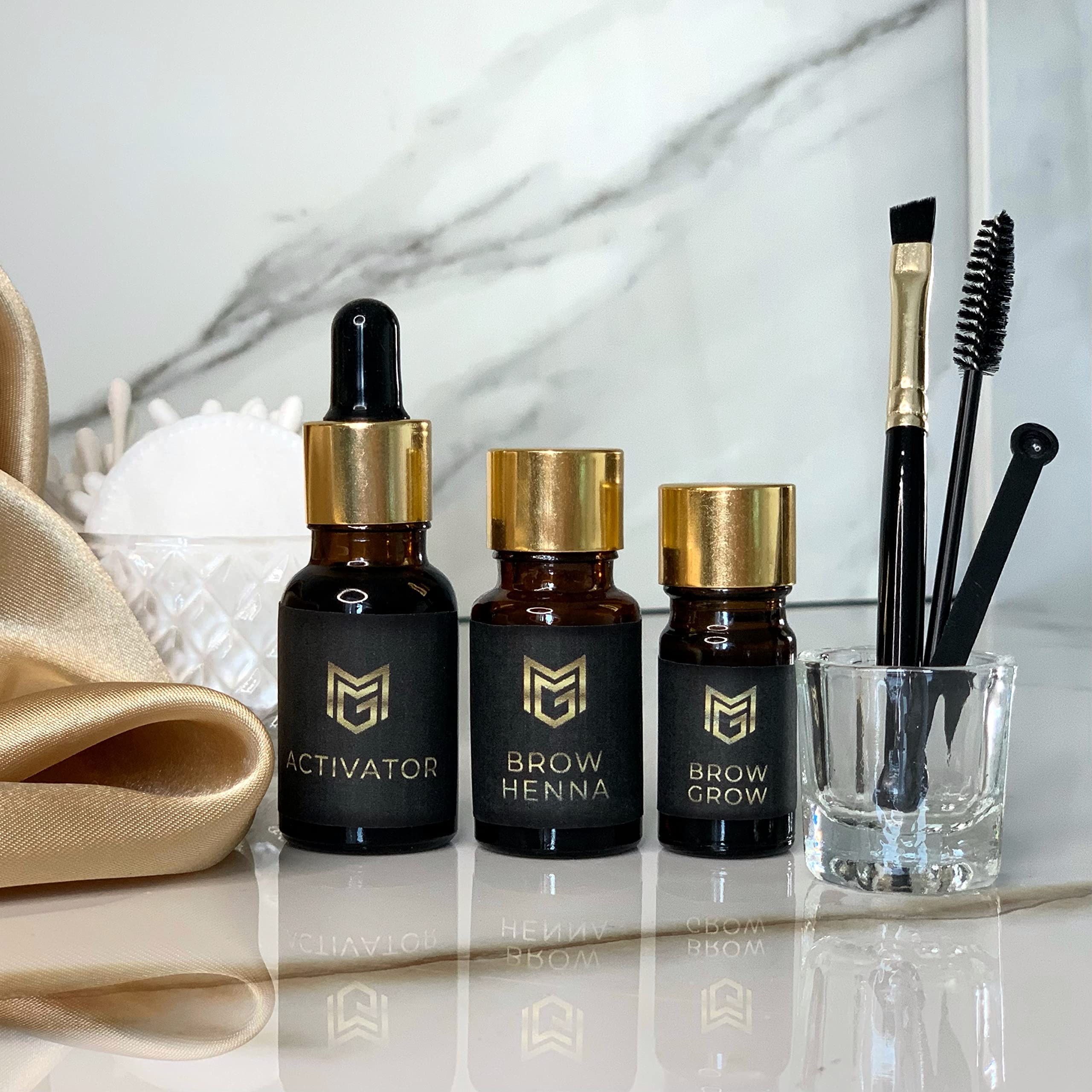 MG Cosmetics bonus video tutorial guiding you to professional results at home