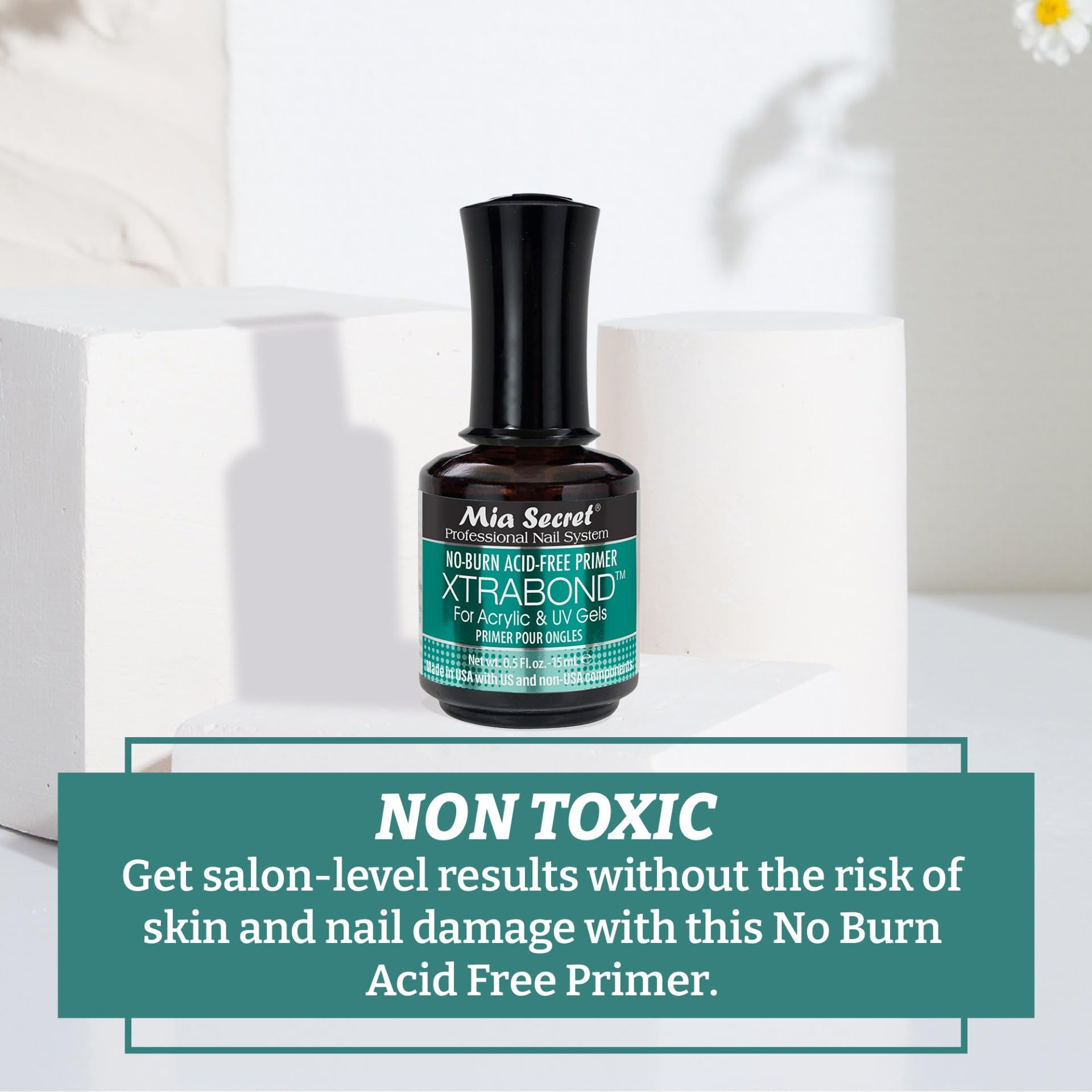 Mia Secret secure nail application with easy-to-use primer in action.