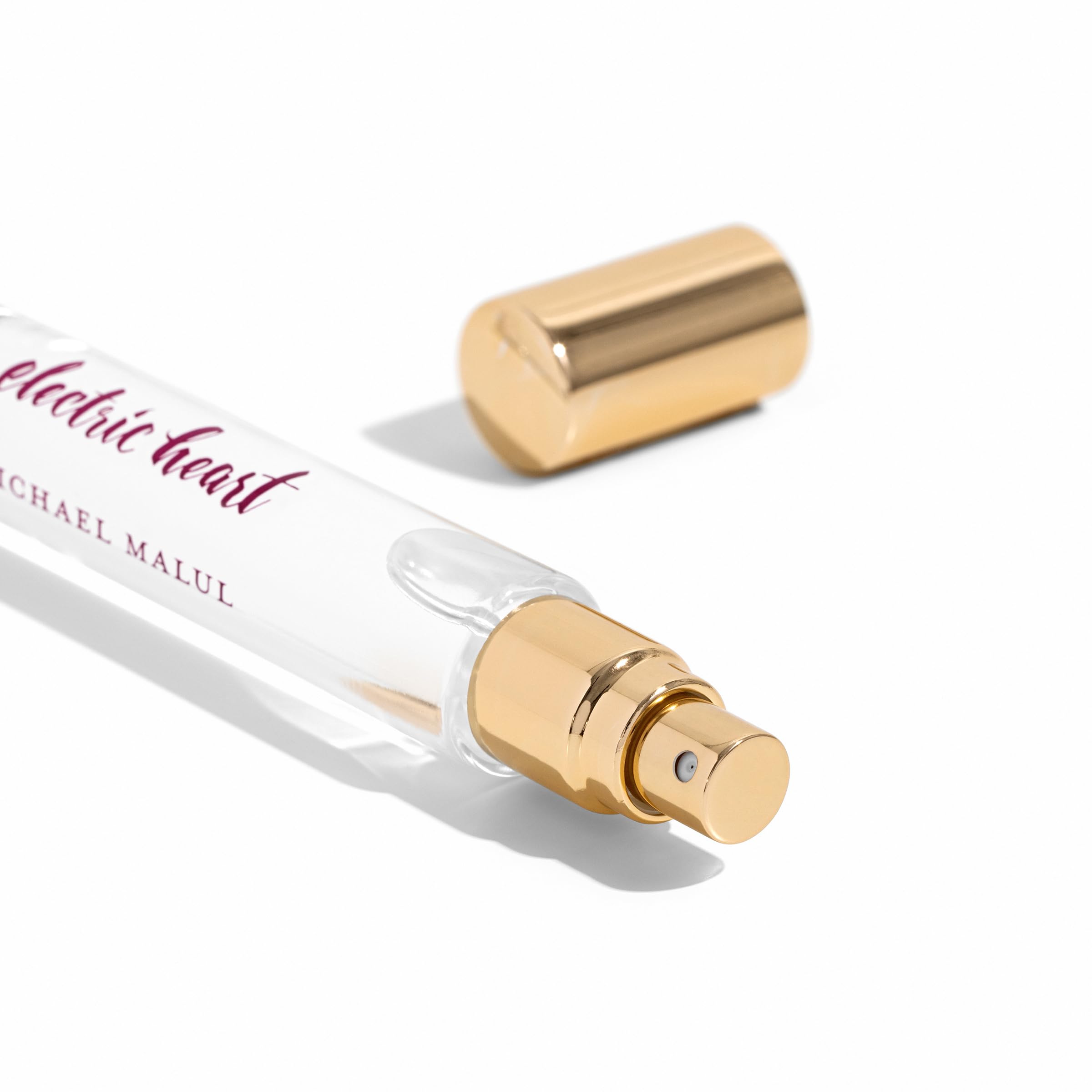 Electric Heart mid notes evoke a feminine, uplifting mood
