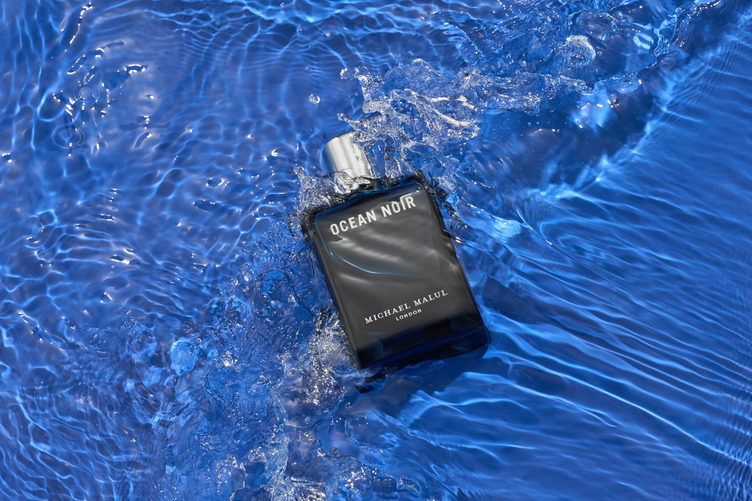 Michael Malul Ocean Noir 10ml travel set, compact for on-the-go scent refreshment.