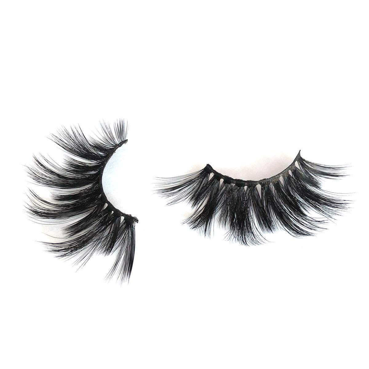 MIKIWI night-out dramatic lashes deliver a striking, confident gaze.