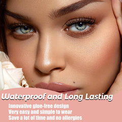 MIKIWI self-adhesive lash clusters close-up reveals wispy D-Curl fibers
