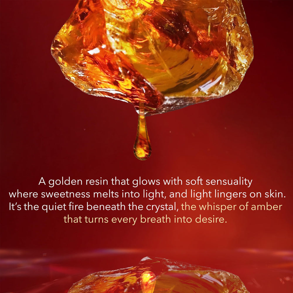 Mine jasmine-cedarwood heart note close-up showing soft warmth and depth.