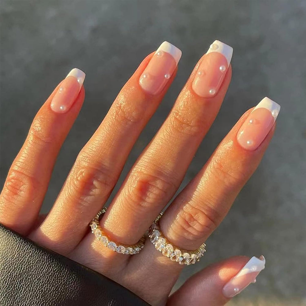 Misssix all-in-one kit enables convenient home manicure.