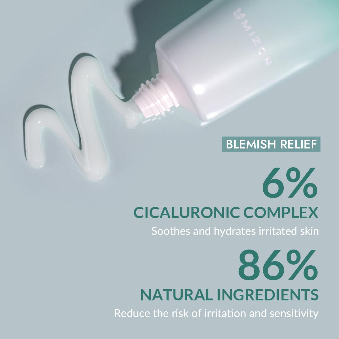 MIZON Cicaluronic gel texture closeup shows non-sticky finish for comfort.