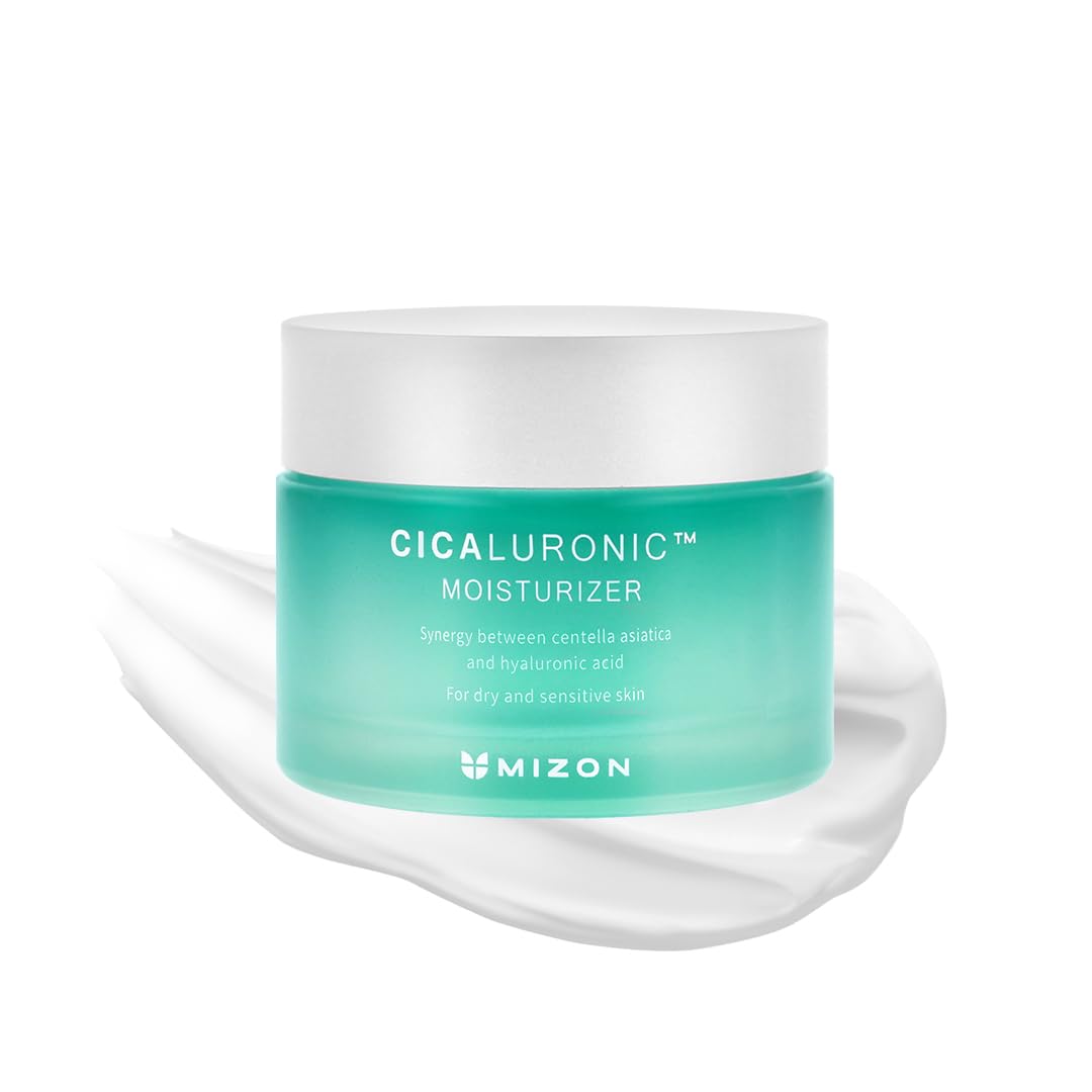 MIZON Cicaluronic Moisturizer bottle closeup highlights cooling hydration