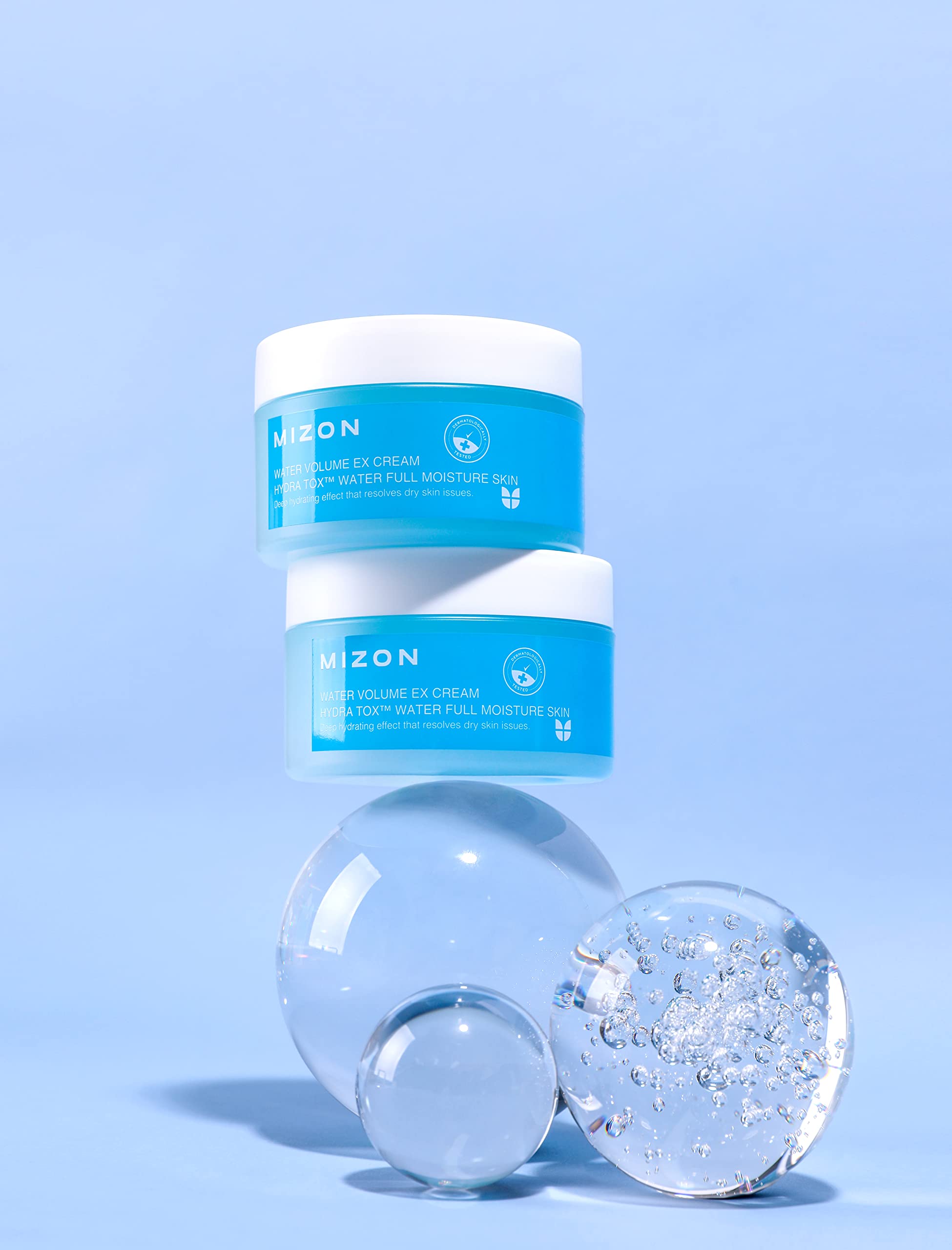 MIZON Water Volume EX Cream lightweight gel texture seeps into skin.