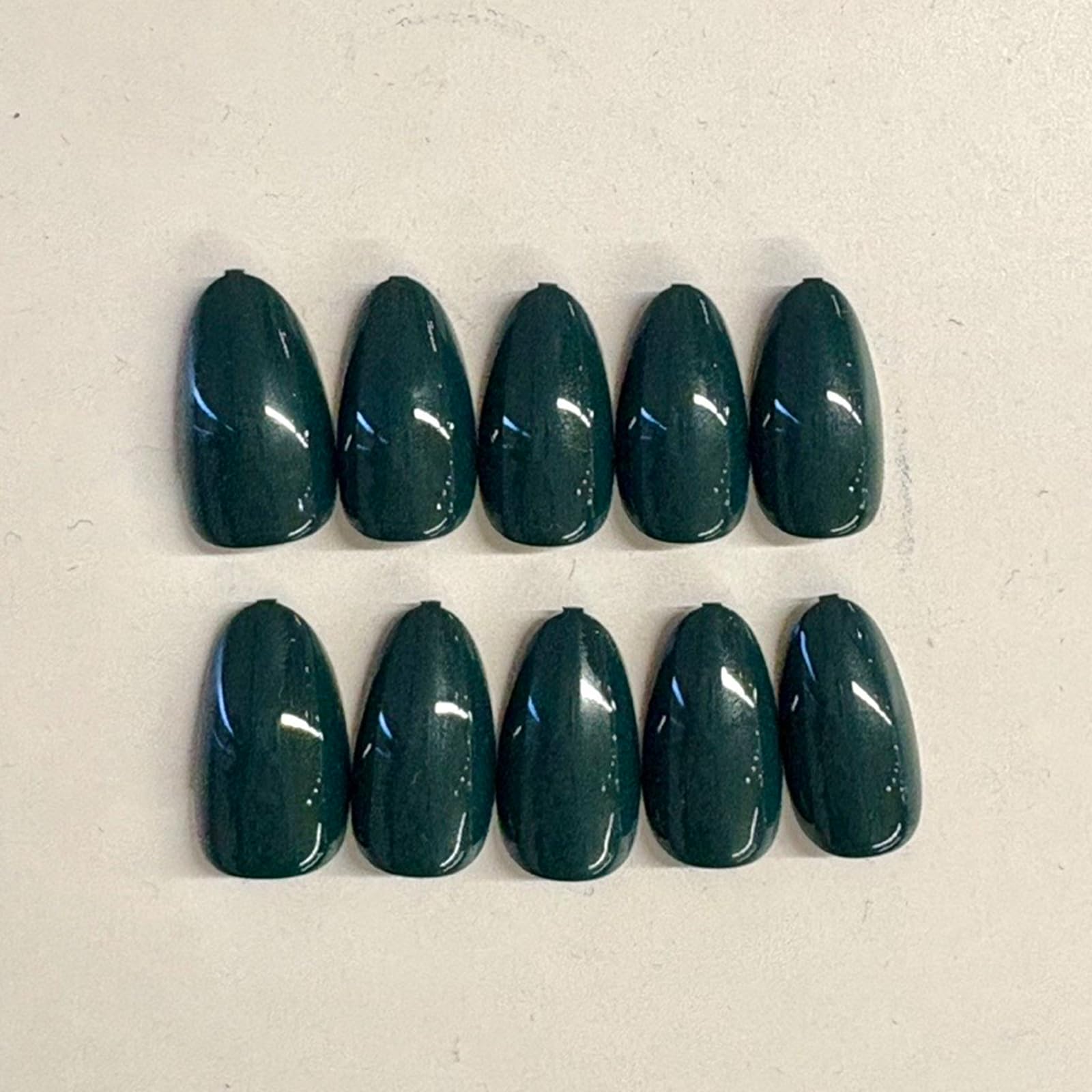Modelones 32-piece press-on nails kit in 16 sizes packaging