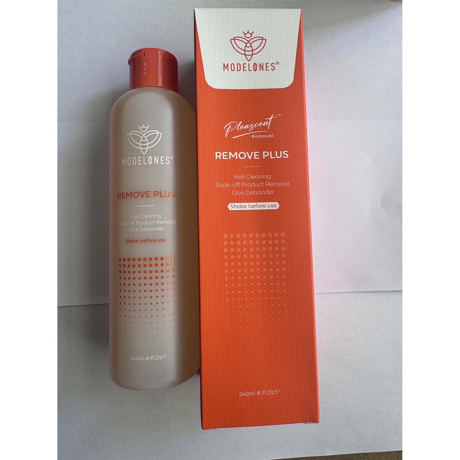 Amber liquid inside Modelones bottle signals fast polish removal