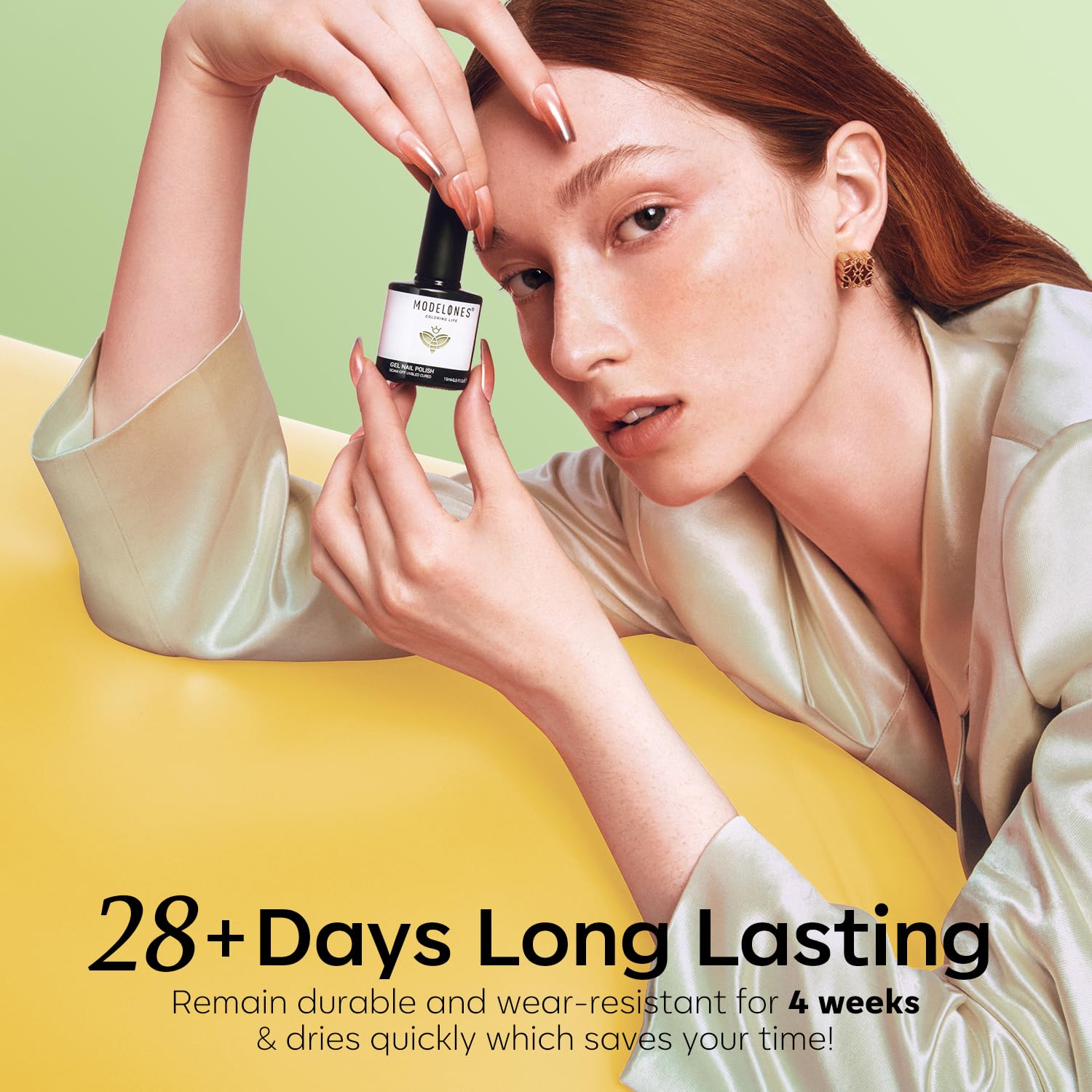 Modelones long-lasting shine up to 28 days demonstrated on nails.