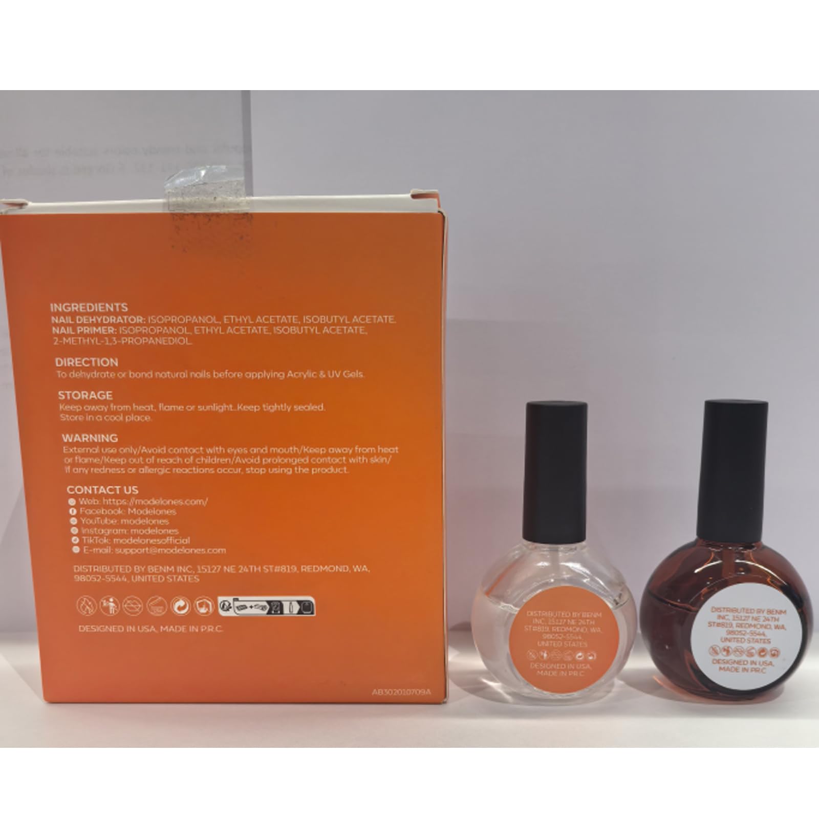 Modelones nail prep in use on natural nails.