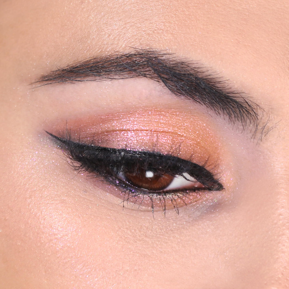 Moira Chroma Light Shadow 014 Birthday Girl creamy blend for smooth, easy application.